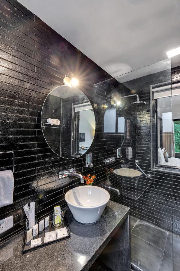 Отель Club Mahindra Corbett Garjia Экстерьер фото