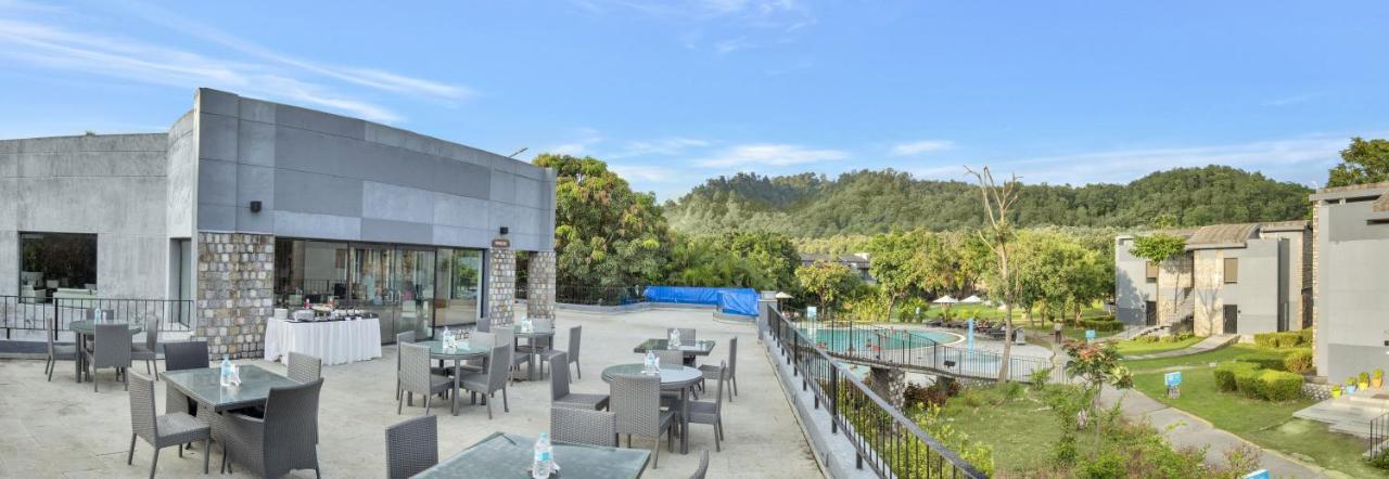 Отель Club Mahindra Corbett Garjia Экстерьер фото