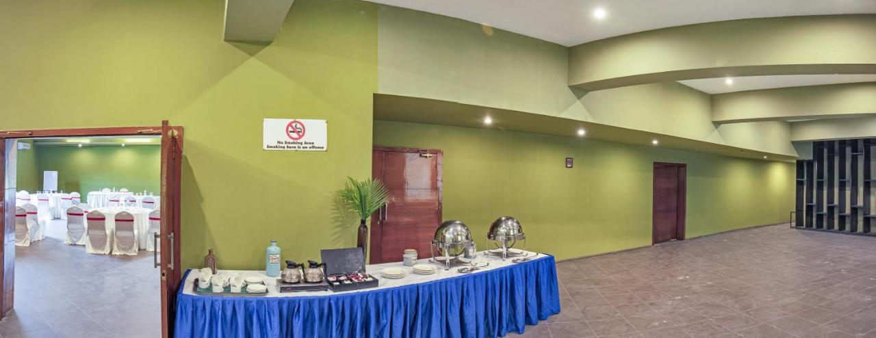 Отель Club Mahindra Corbett Garjia Экстерьер фото